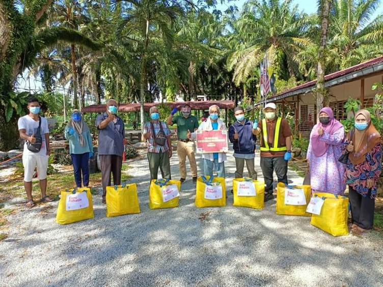 Kempen ‘Kami Prihatin’ Sime Darby Plantation Salur Bantuan Keperluan and Tawar Peluang Kerja